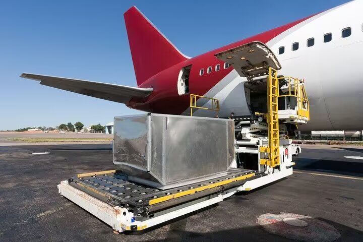 Air freight sluice valve from pvg to dmm